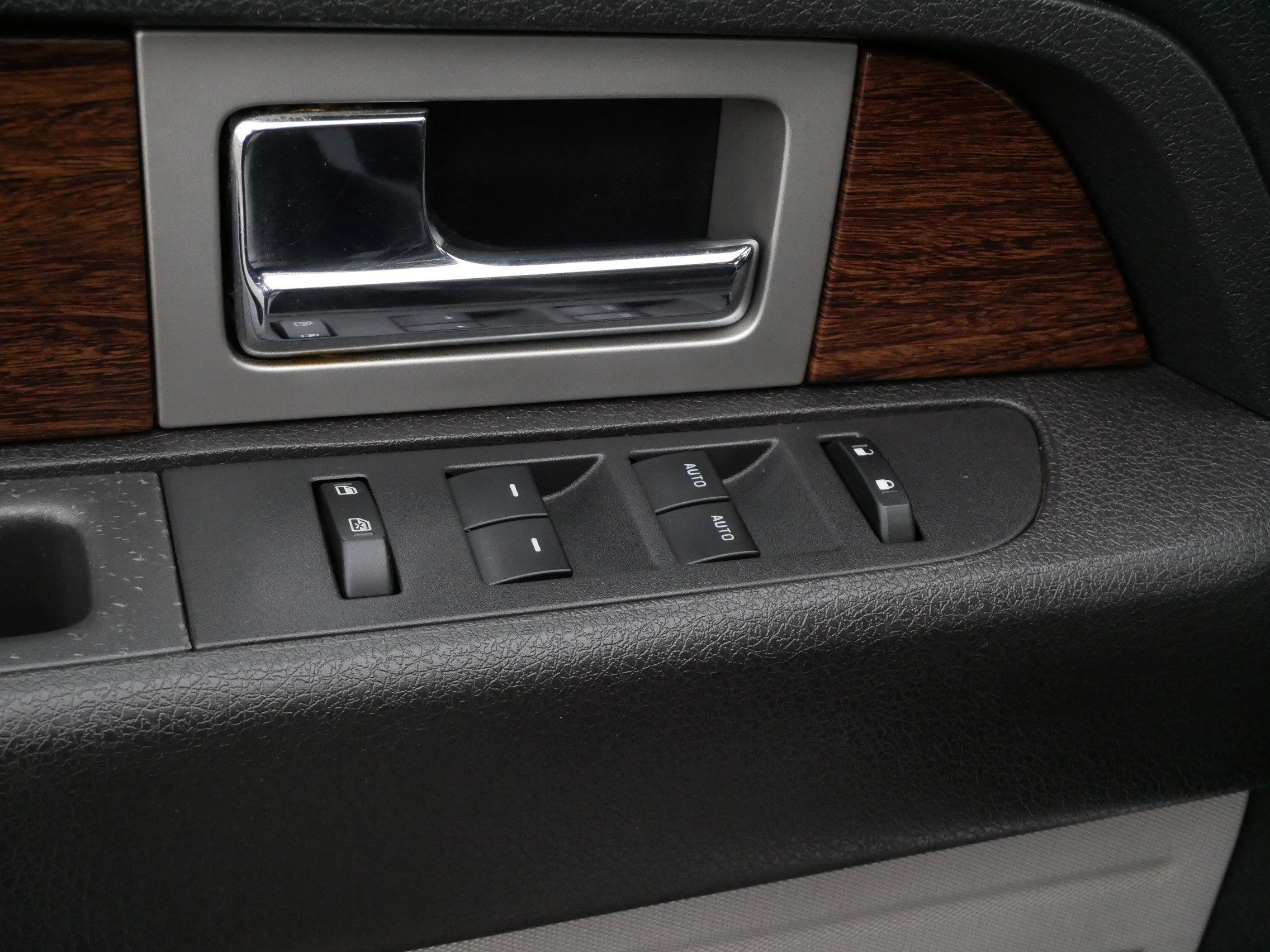 Used 2013 Ford F150 Lariat w/ Luxury Equipment Group image 19