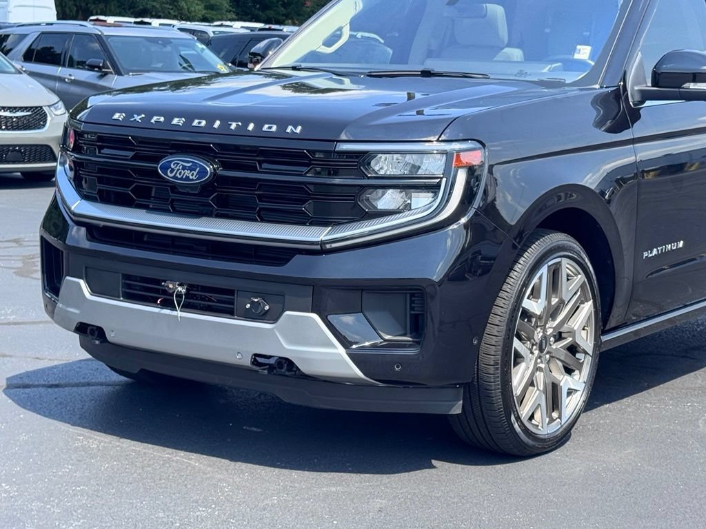 Used 2025 Ford Expedition Platinum w/ Platinum Ultimate Package AWD/4WD image 42