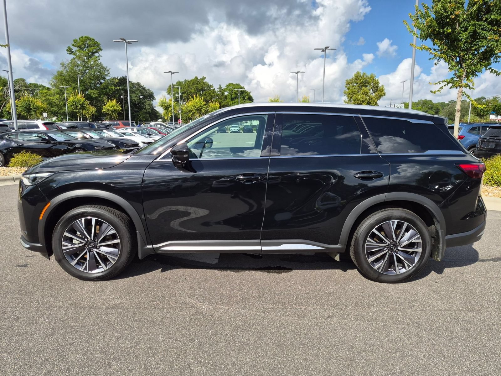 Used 2026 INFINITI QX60 Luxe w/ Cargo Package FWD image 6