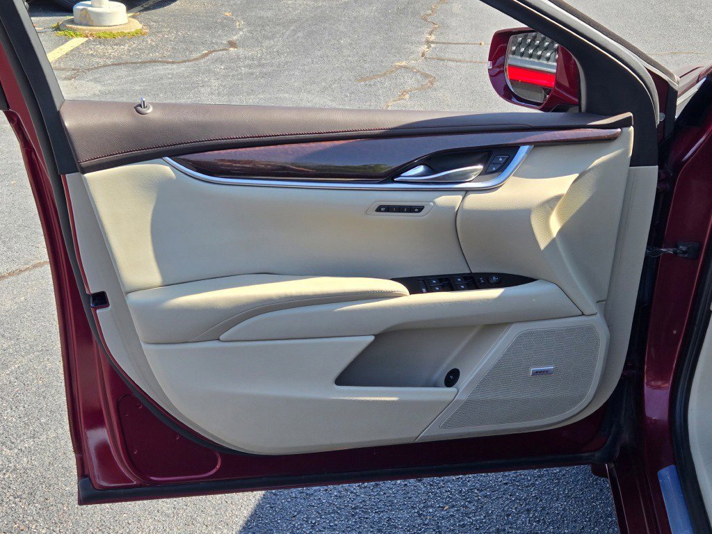 Used 2017 Cadillac XTS Luxury image 17