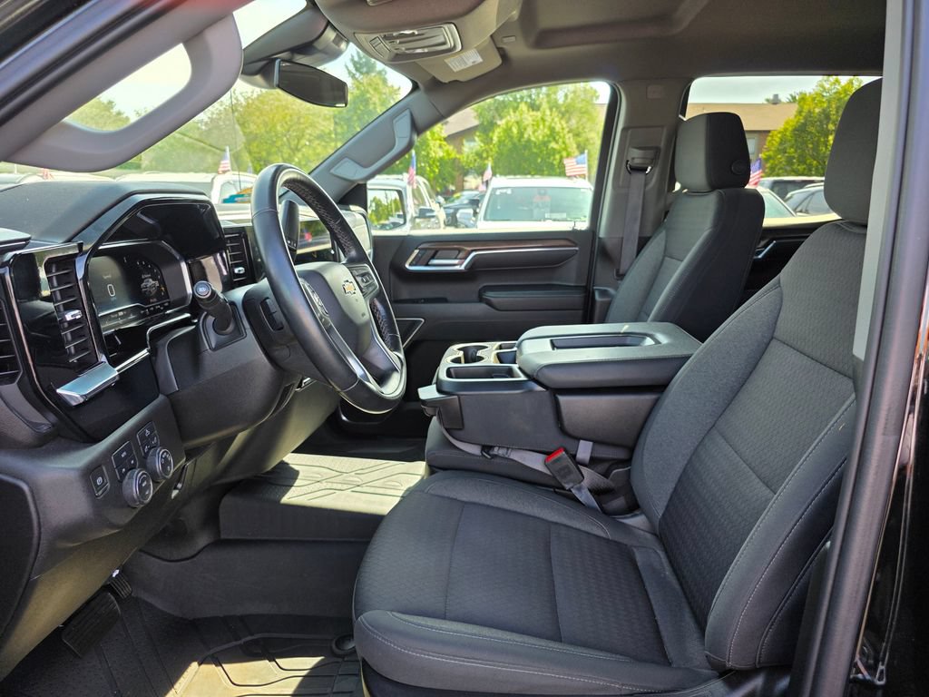 Certified 2024 Chevrolet Silverado 1500 LT AWD/4WD image 9