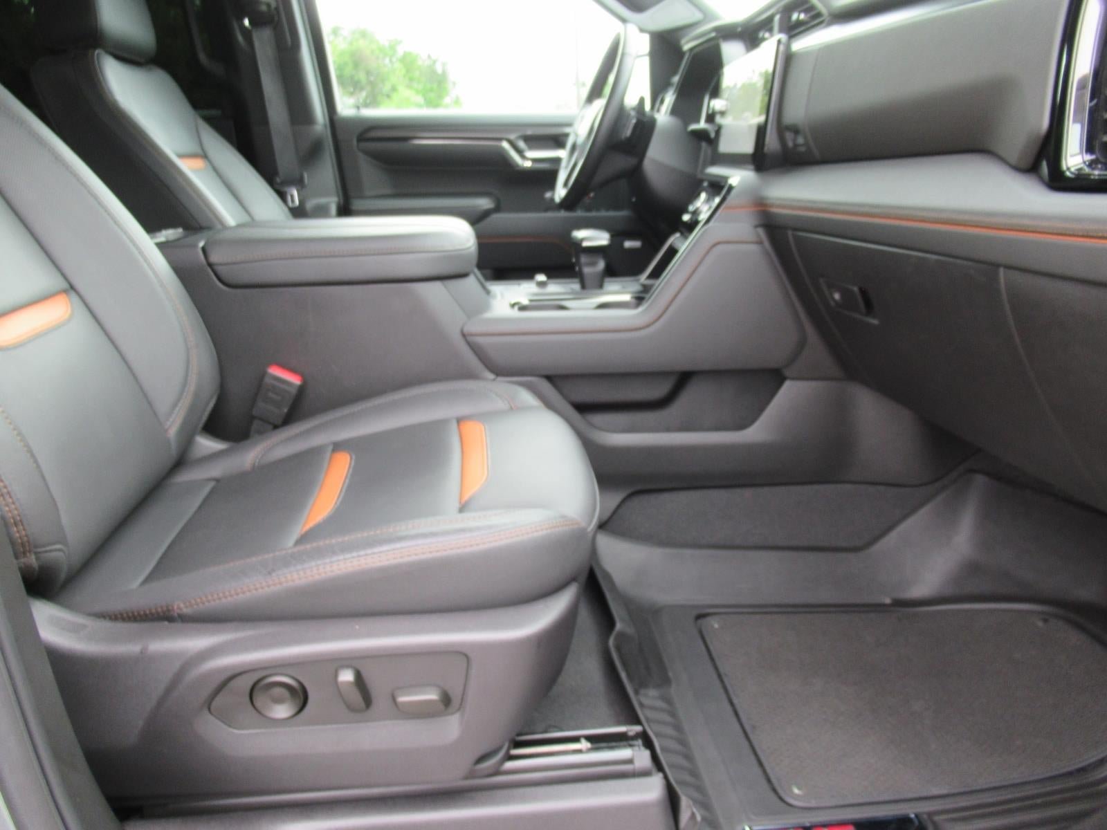 Used 2024 GMC Sierra 1500 AT4 AWD/4WD image 10