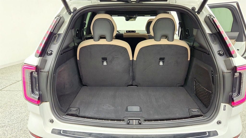 Used 2025 Volvo EX90 Plus AWD/4WD image 21