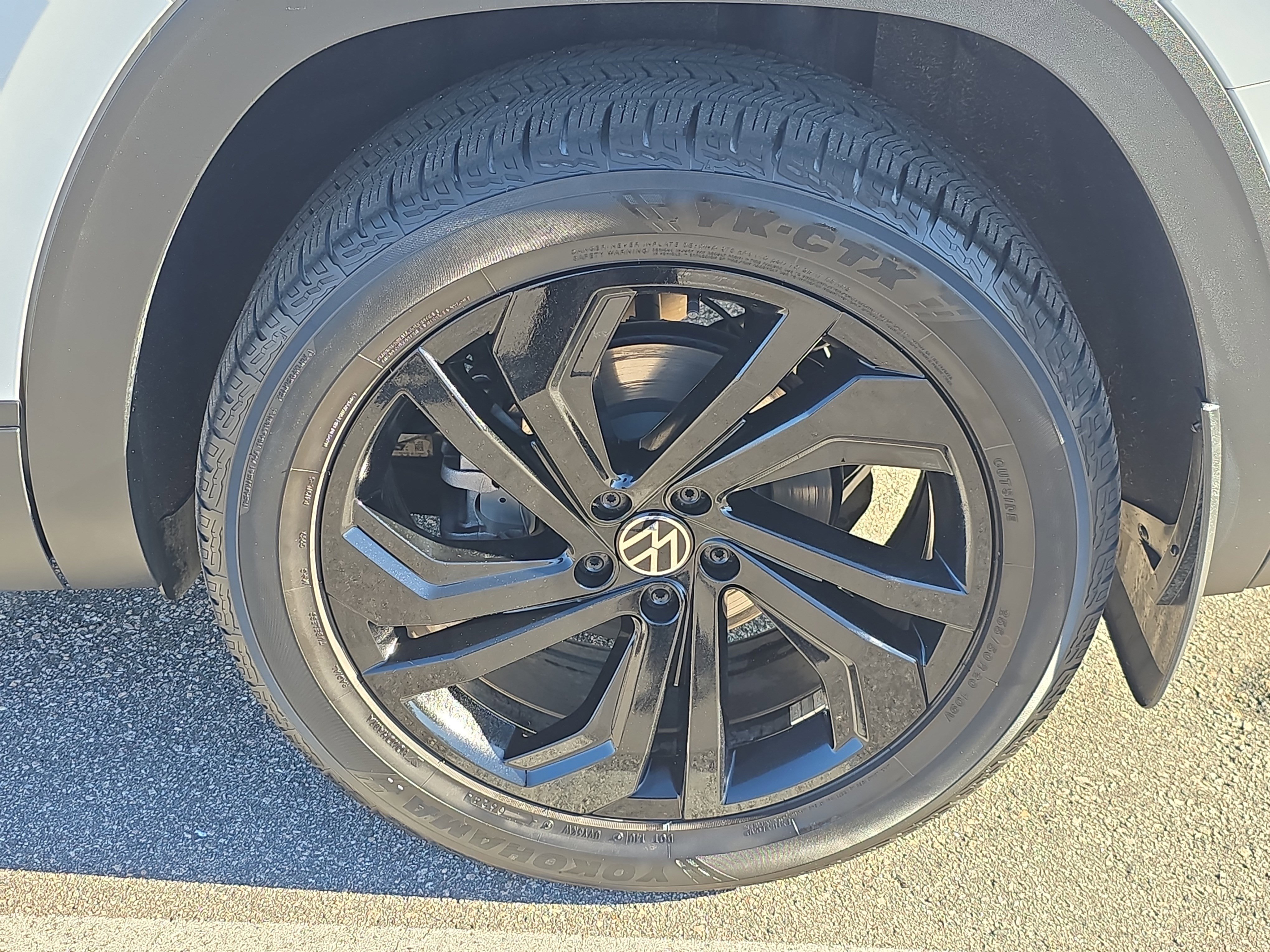 Used 2023 Volkswagen Atlas SE image 33