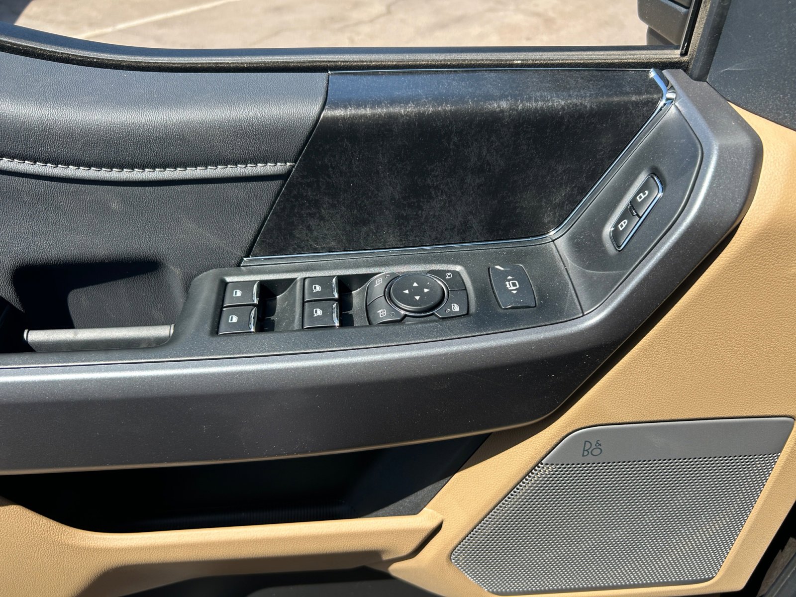 New 2025 Ford F350 XLT w/ Black Appearance Package image 16