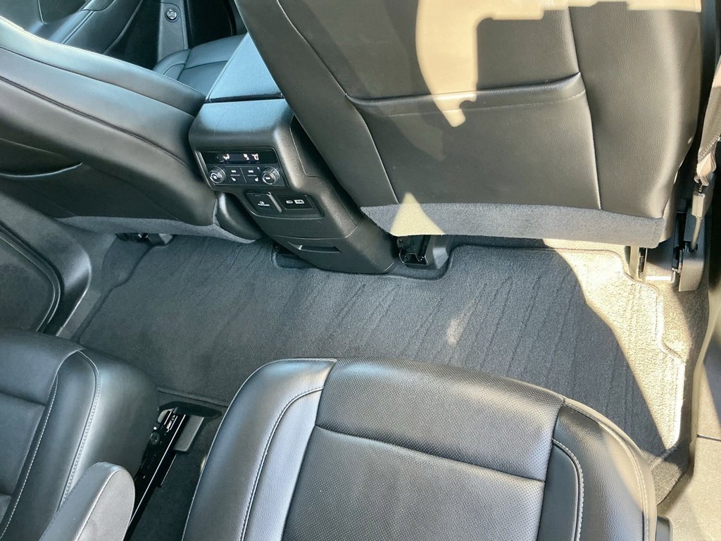 Used 2023 GMC Acadia SLT w/ Technology Package image 25