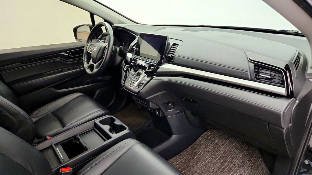 Used 2023 Honda Odyssey Touring image 27