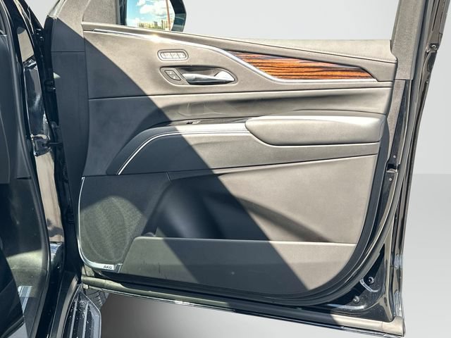 Used 2023 Cadillac Escalade Premium Luxury AWD/4WD image 23