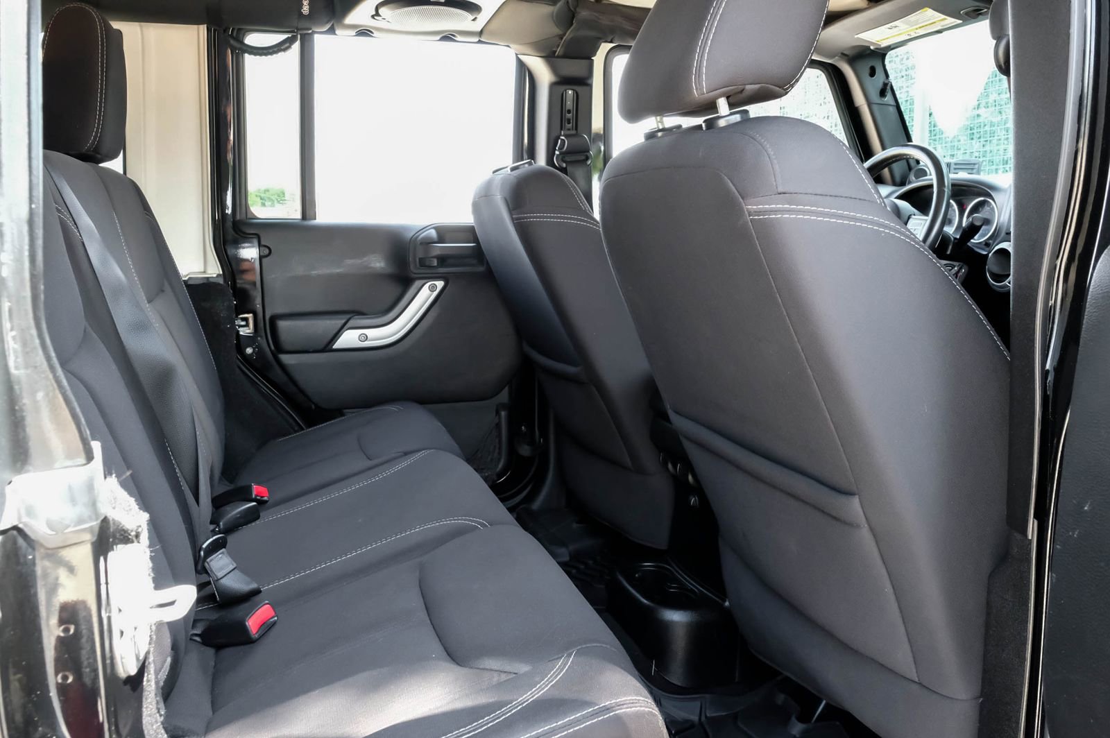Used 2013 Jeep Wrangler Unlimited Rubicon w/ Connectivity Group AWD/4WD image 41