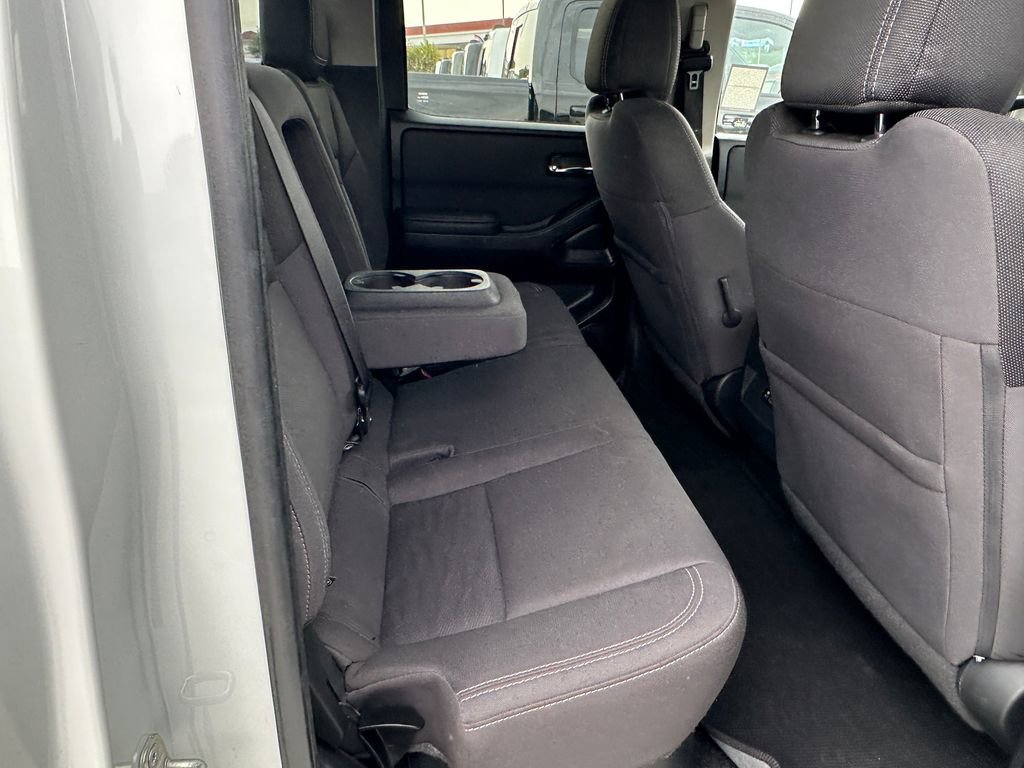 Used 2022 Nissan Frontier SV image 15