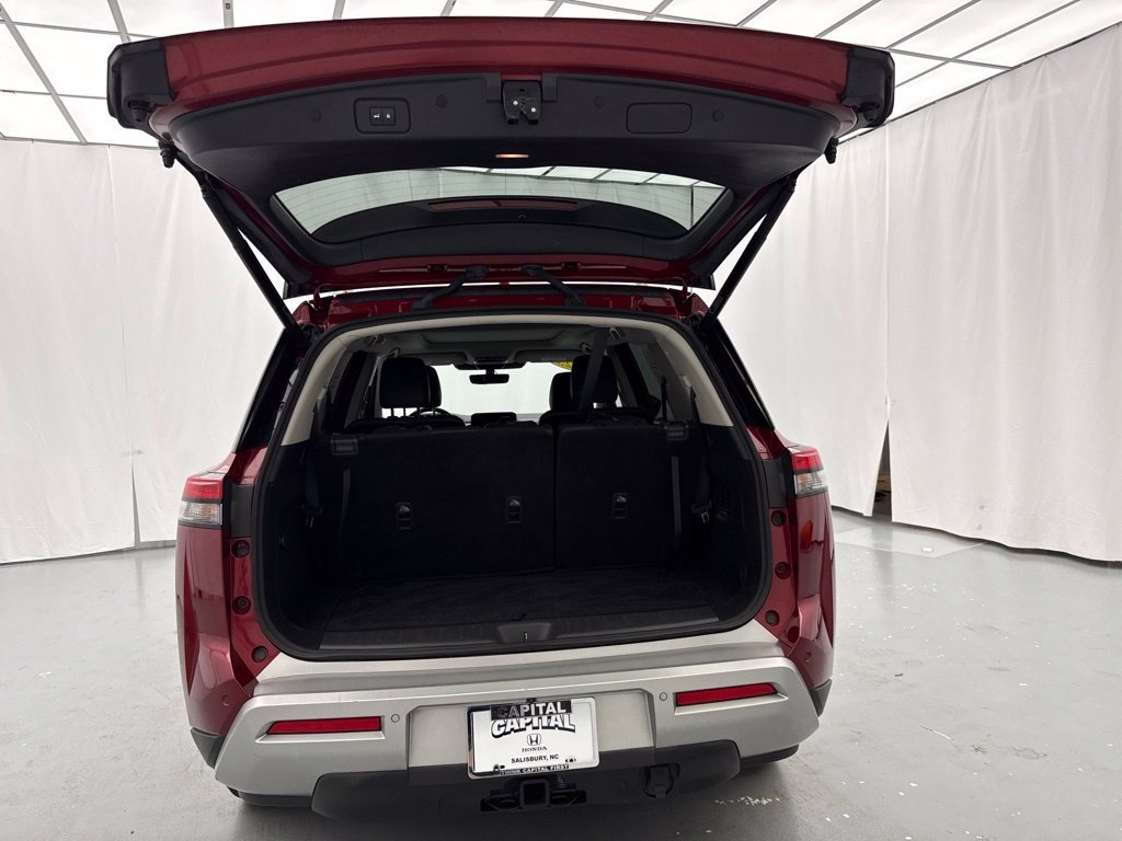 Used 2023 Nissan Pathfinder SL w/ SL Premium Package AWD/4WD image 10
