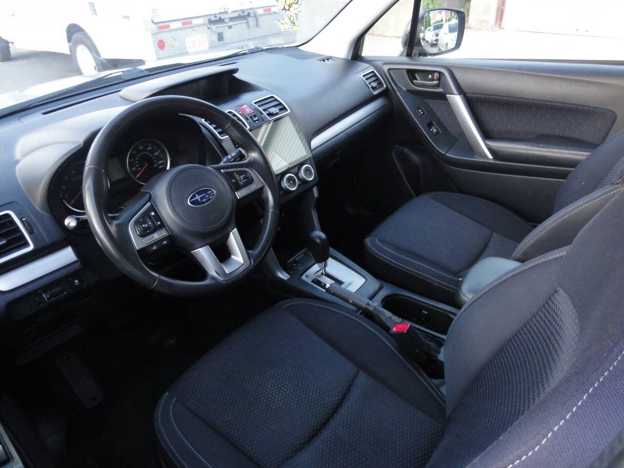 Used 2017 Subaru Forester 2.5i w/ Alloy Wheel Package AWD/4WD image 8