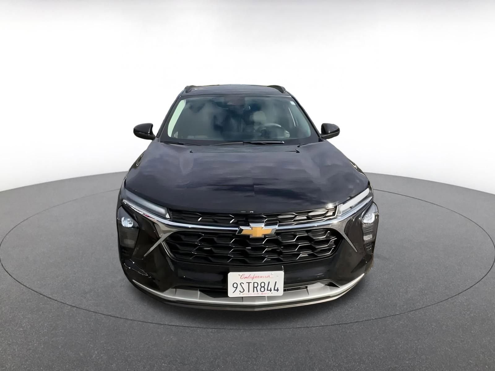 Used 2025 Chevrolet Trax LT image 4