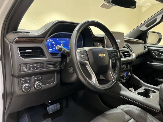 Used 2023 Chevrolet Suburban Premier image 9