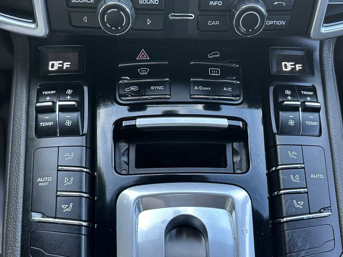 Used 2016 Porsche Cayenne AWD/4WD image 37