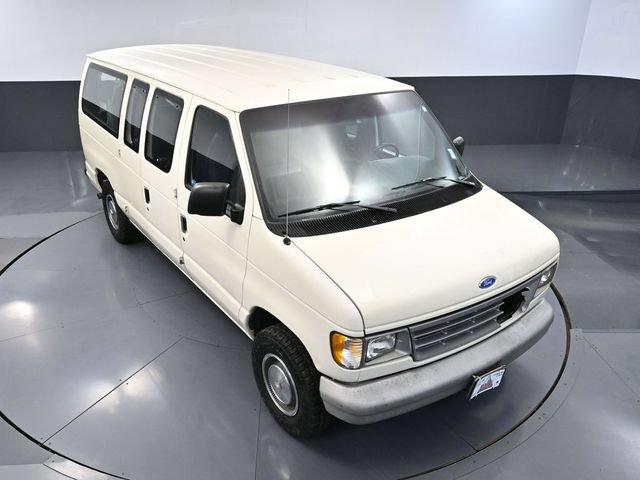 Used 1995 Ford E-150 and Econoline 150 Club Wagon RWD image 41