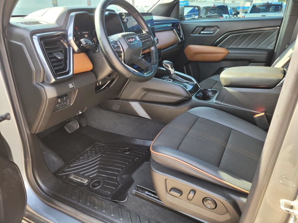 Used 2024 GMC Canyon AT4 w/ Technology Package AWD/4WD image 2