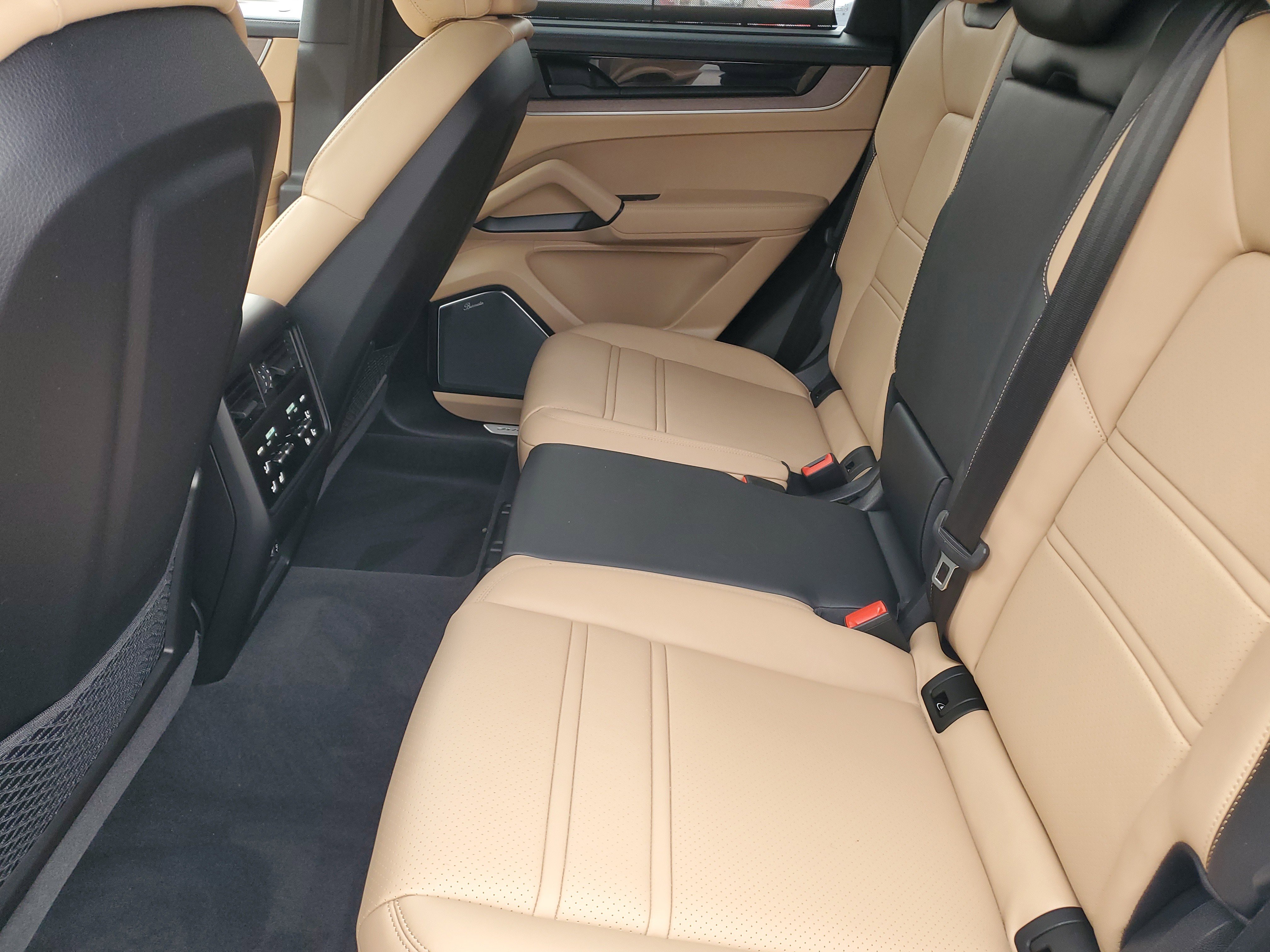 Used 2024 Porsche Cayenne E-Hybrid image 11