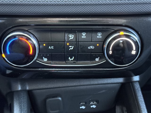 Used 2025 Chevrolet TrailBlazer LT w/ LT Cold Weather Package FWD image 18