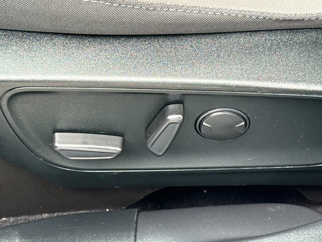 Used 2022 Ford Escape SE w/ SE Sport Appearance Package AWD/4WD image 23