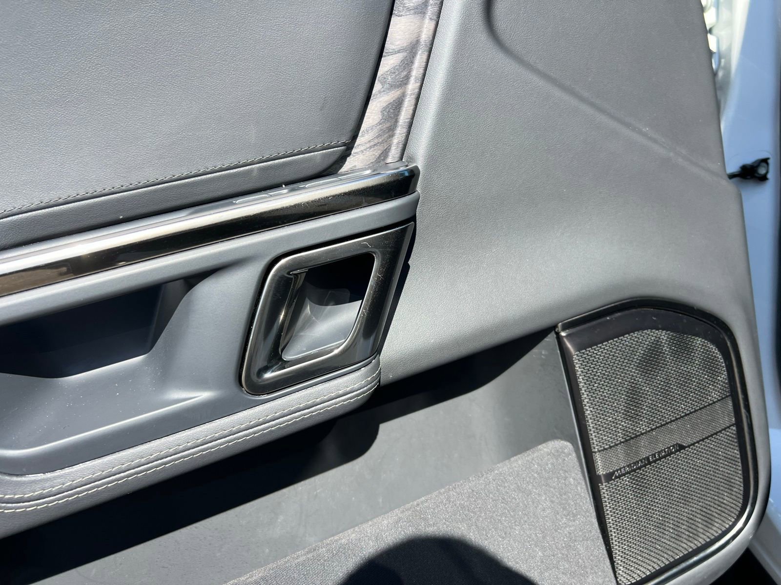 Used 2022 Rivian R1T Adventure image 25