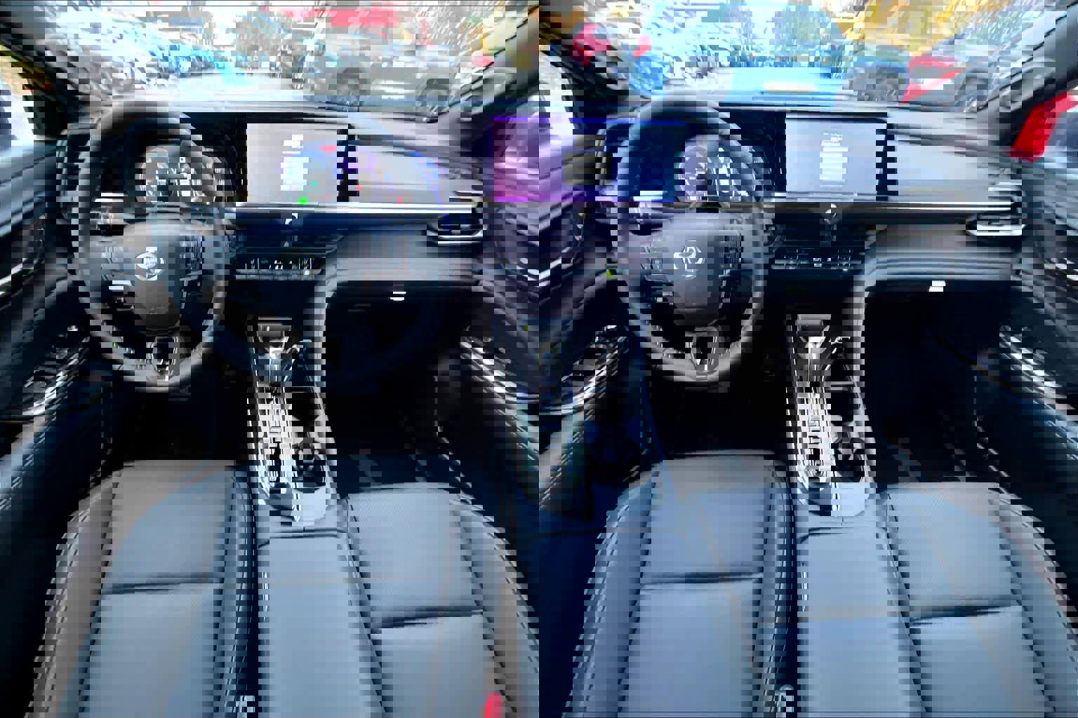 New 2026 Toyota Crown Platinum image 5