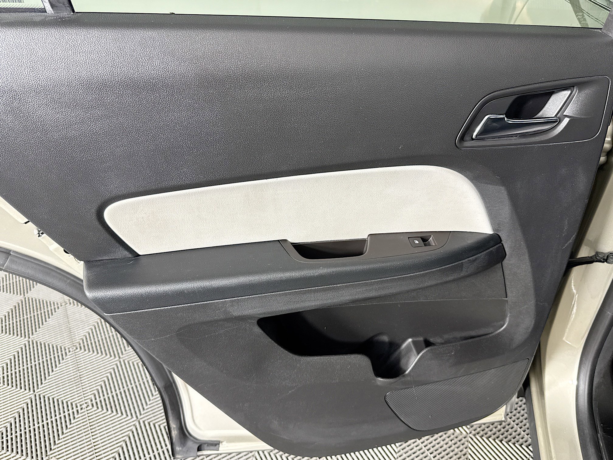 Used 2016 Chevrolet Equinox LT FWD image 42
