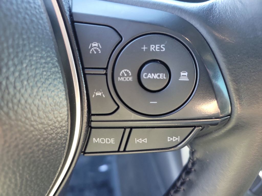 Used 2025 Toyota Corolla SE image 30