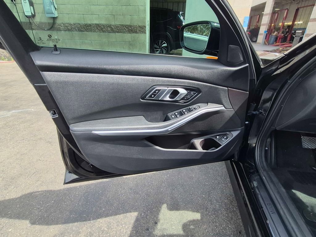 Used 2021 BMW 330e w/ Convenience Package image 18