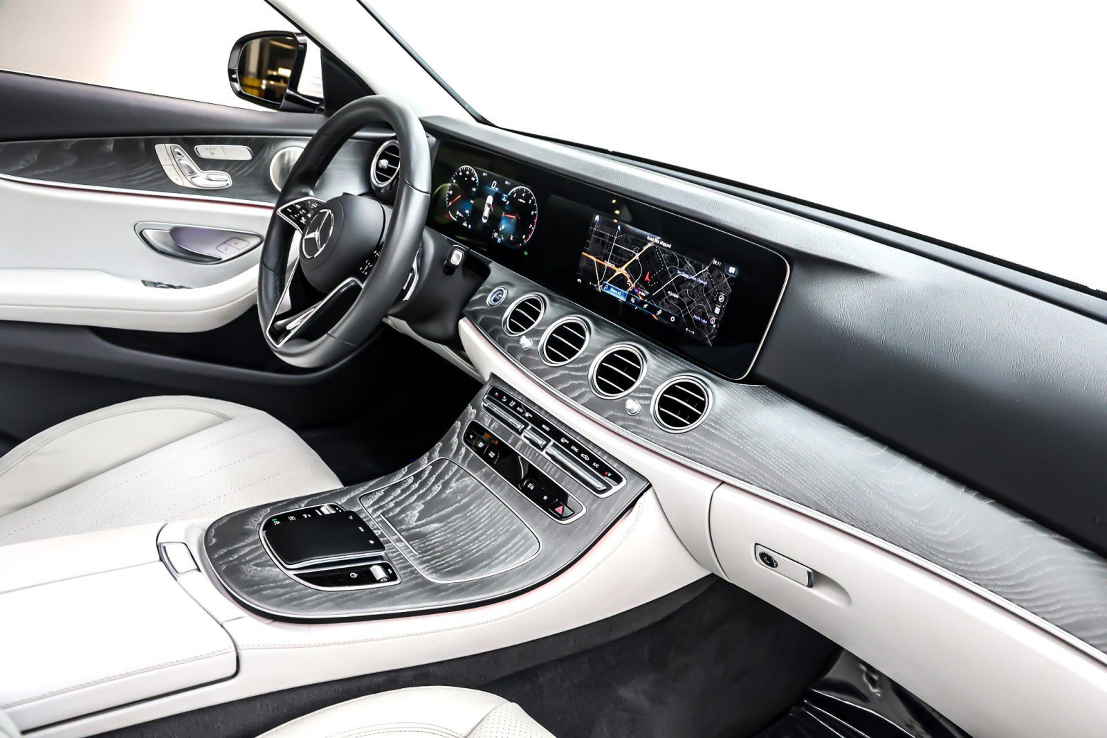 Used 2022 Mercedes-Benz E 350 4MATIC Sedan image 16