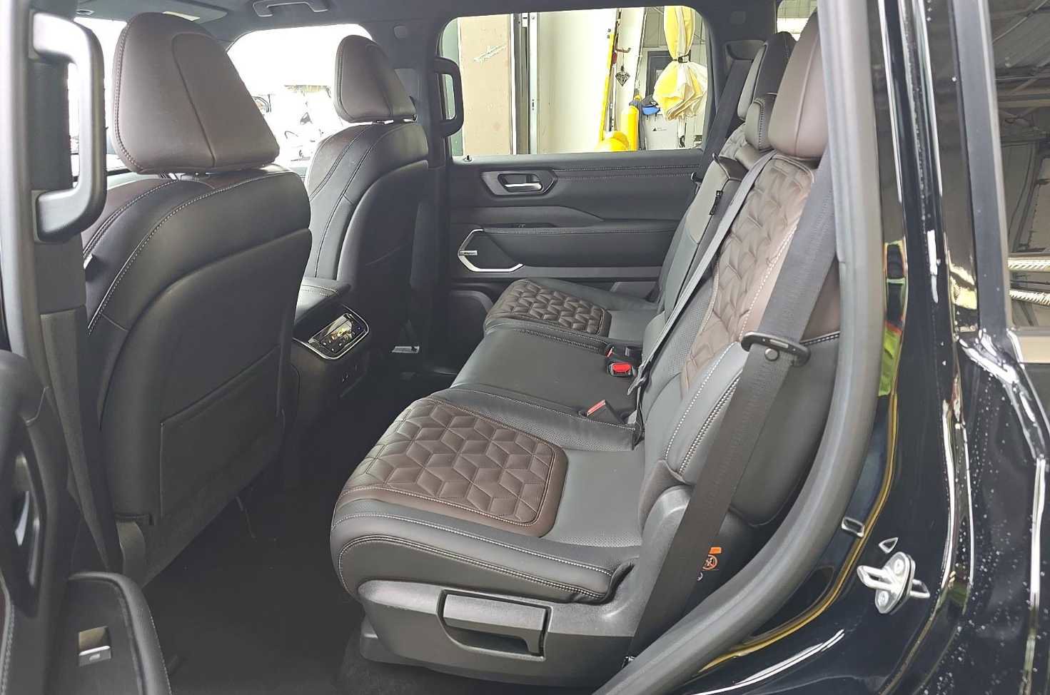Certified 2026 Nissan Armada Platinum Reserve AWD/4WD image 4