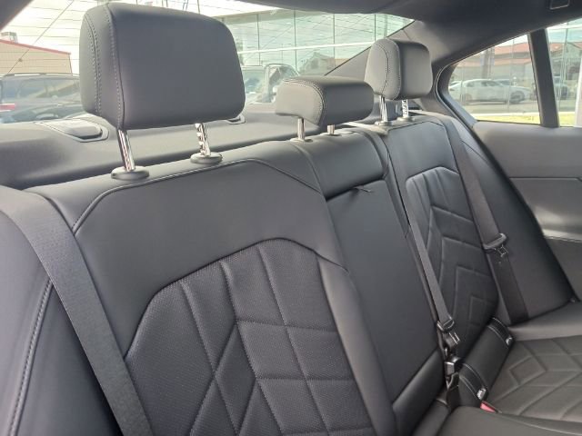 New 2024 BMW i5 eDrive40i w/ Convenience Package image 12