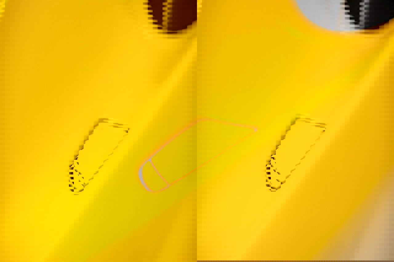 Used 2023 Ferrari SF90 Spider image 22