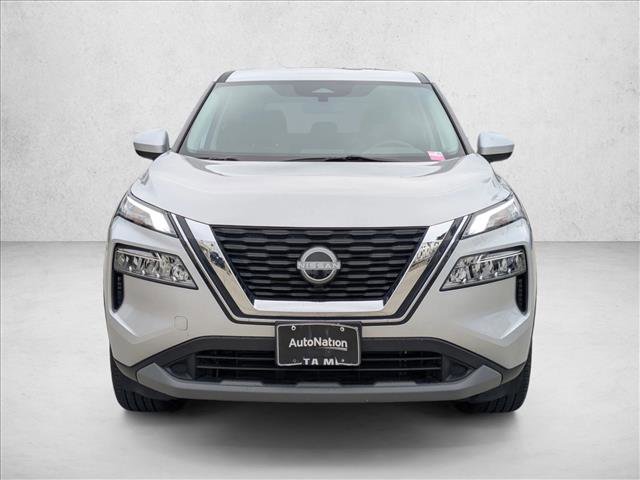 Used 2023 Nissan Rogue SV image 2