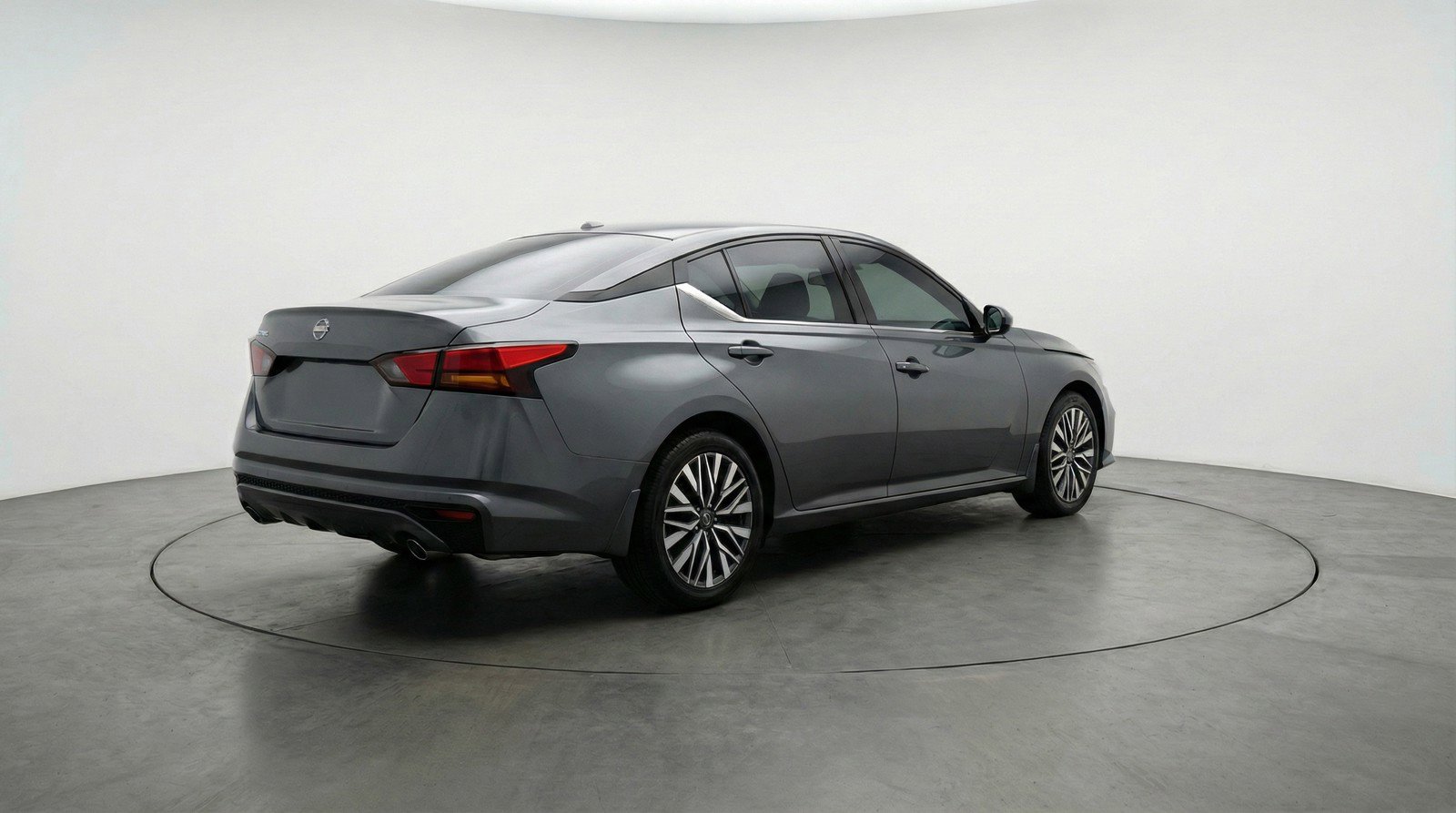 Used 2025 Nissan Altima 2.5 SV image 9