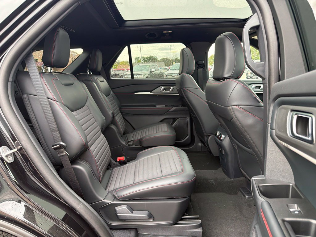 New 2026 Ford Explorer ST-Line w/ ST-Line Street Pack AWD/4WD image 12