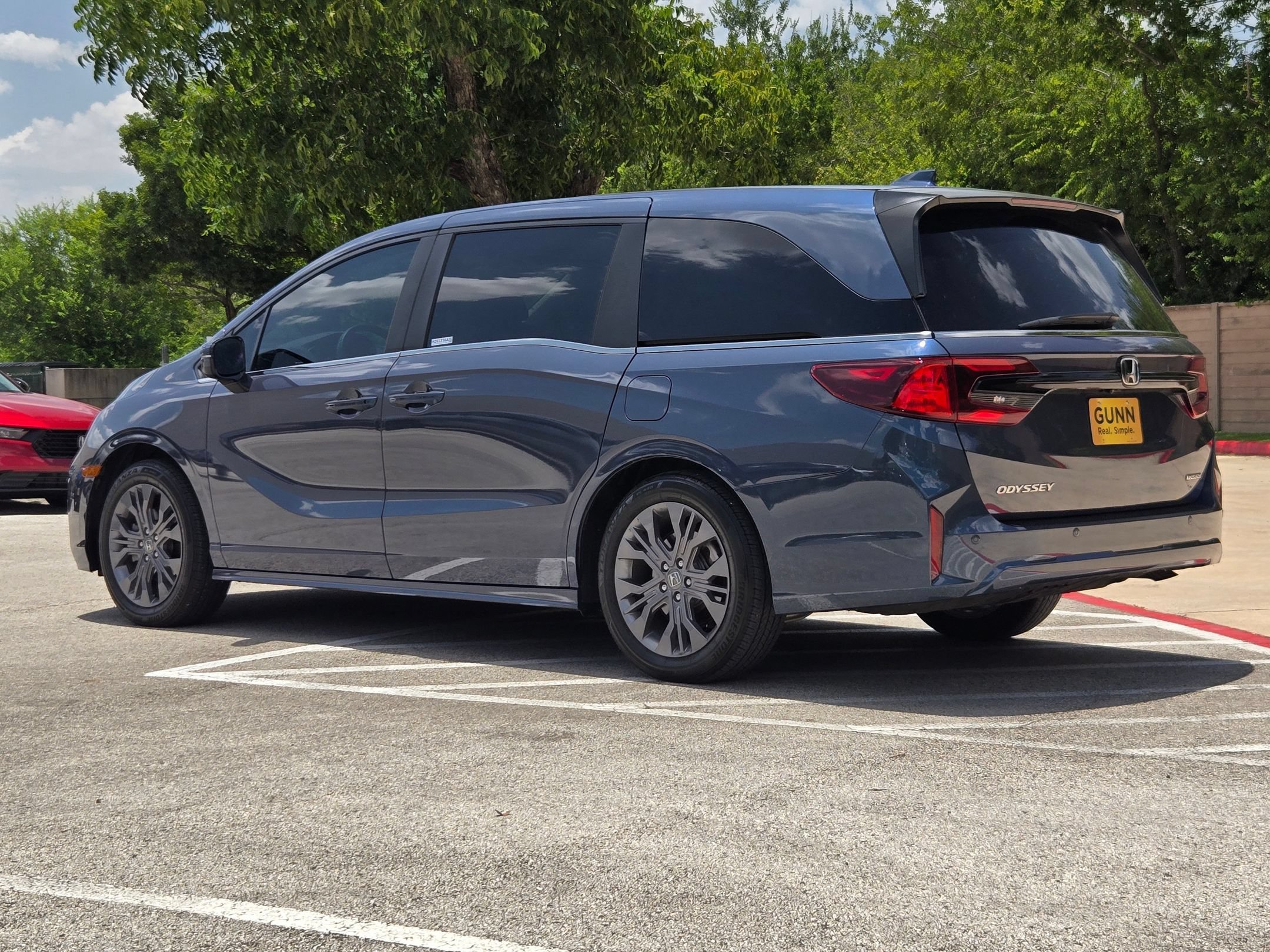 Used 2025 Honda Odyssey Touring image 5