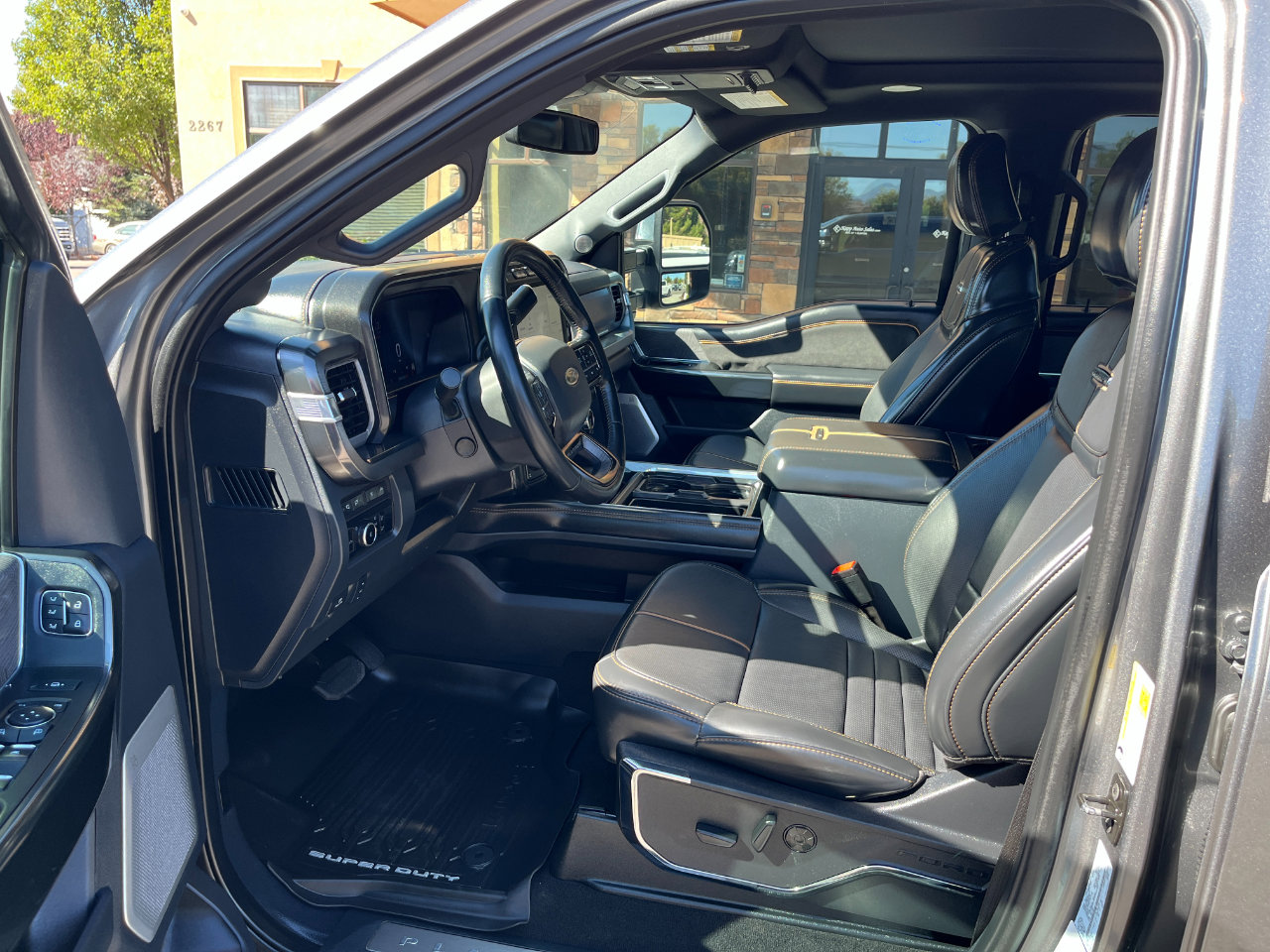 Used 2024 Ford F350 Platinum image 4