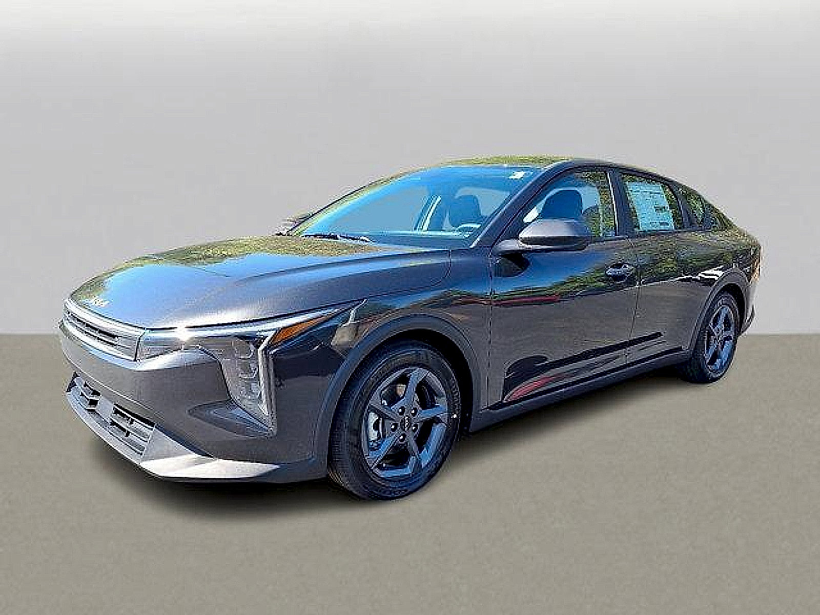 New 2025 Kia K4 LXS image 2