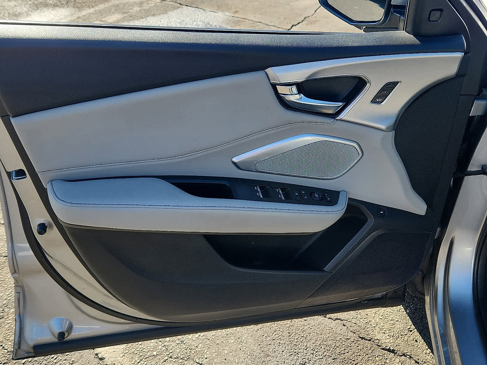 Used 2023 Acura RDX AWD w/ Technology Package image 13