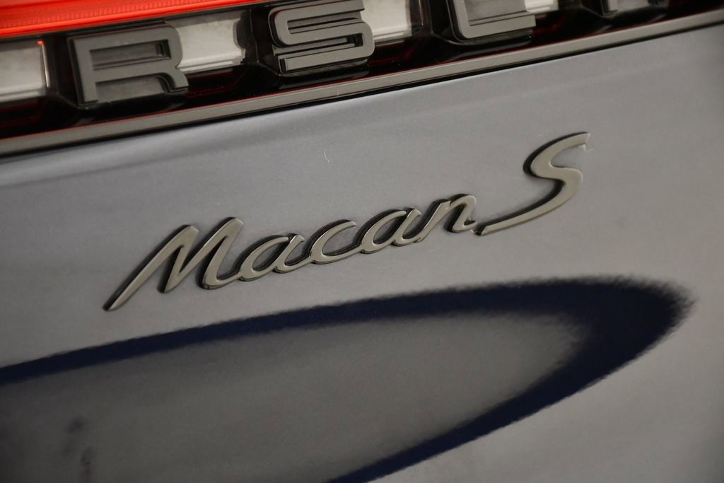 Used 2023 Porsche Macan S image 11