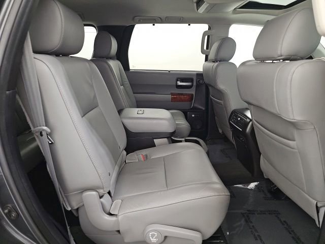 Used 2019 Toyota Sequoia Platinum image 40