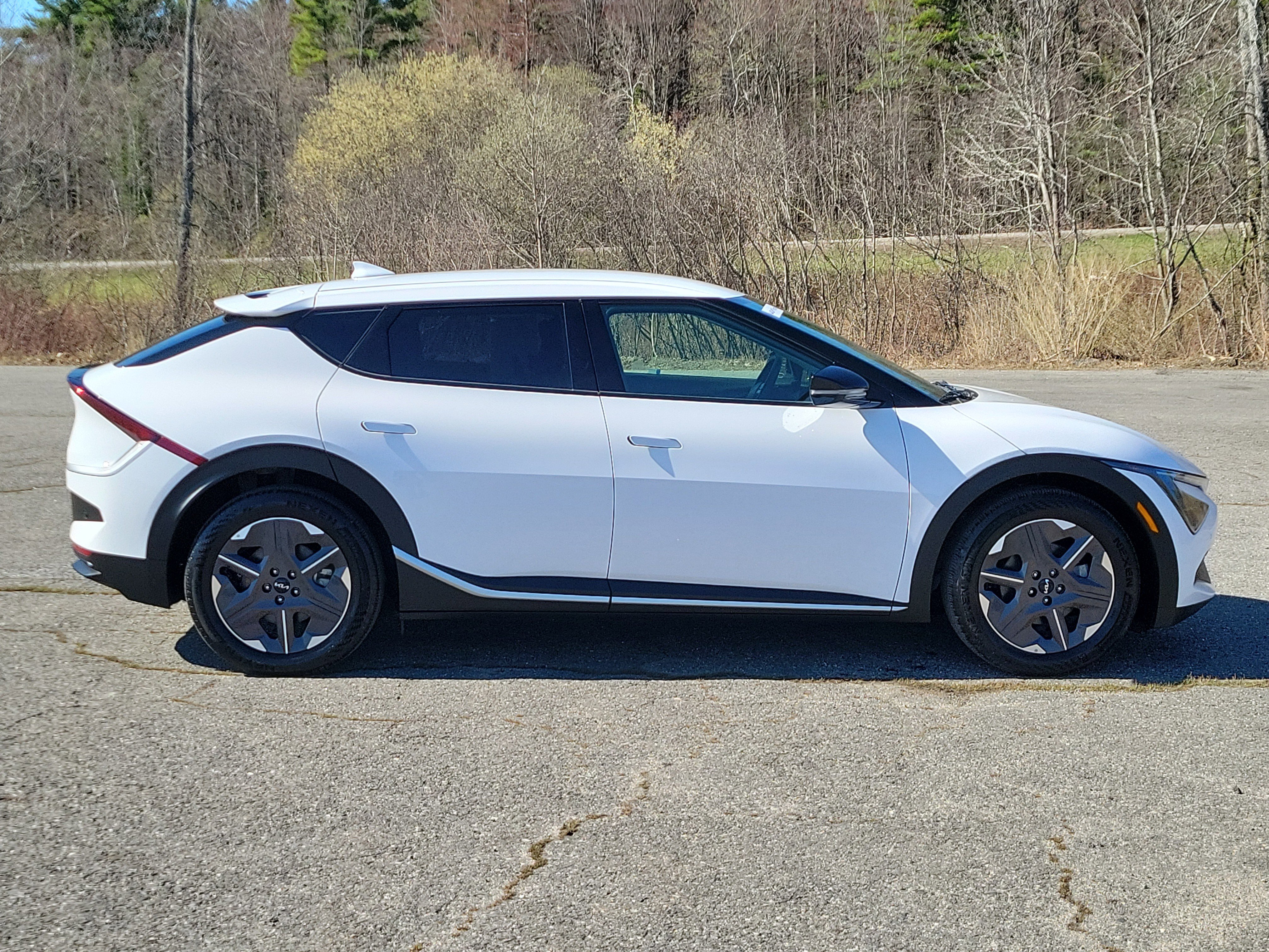 Used 2025 Kia EV6 Light AWD/4WD image 4