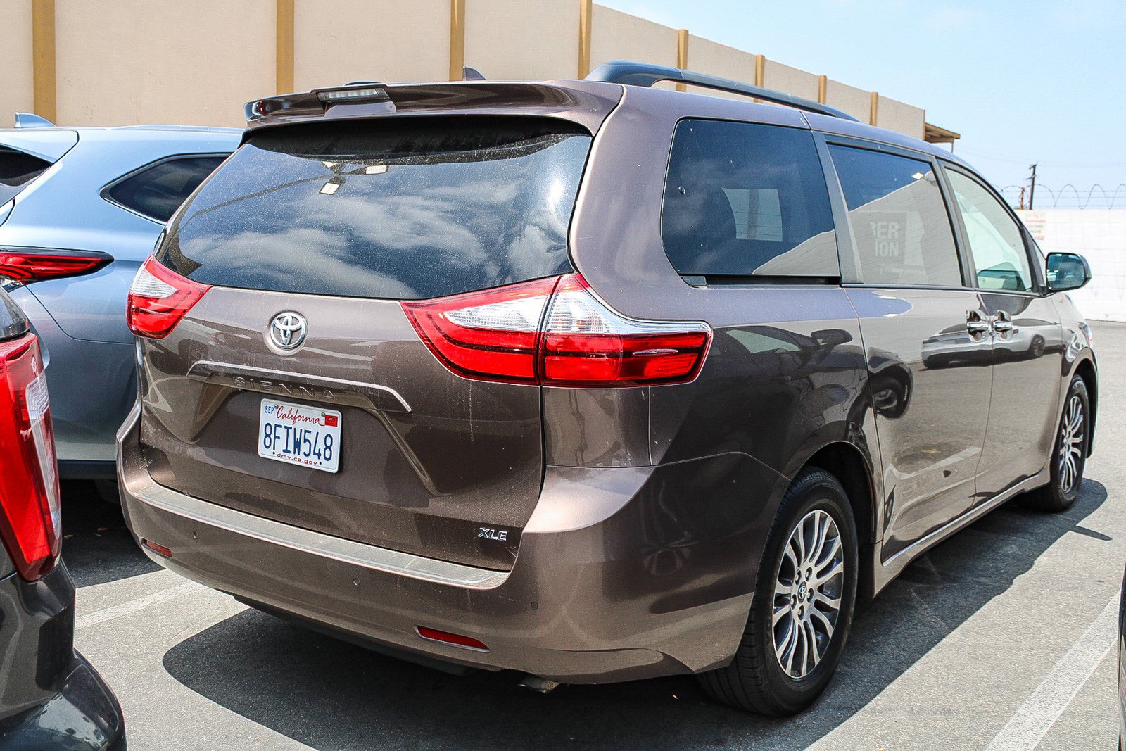 Certified 2018 Toyota Sienna XLE w/ XLE Navigation Package FWD image 5