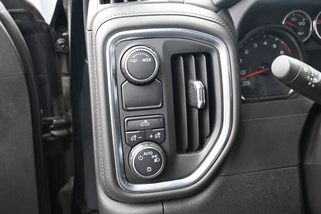 Used 2021 Chevrolet Silverado 1500 LT w/ Convenience Package II RWD image 16