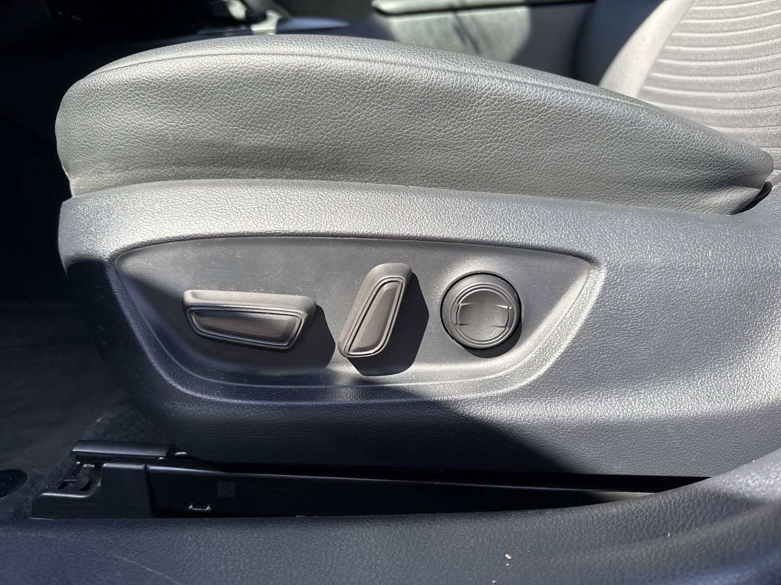 Used 2024 Toyota Camry SE FWD image 13