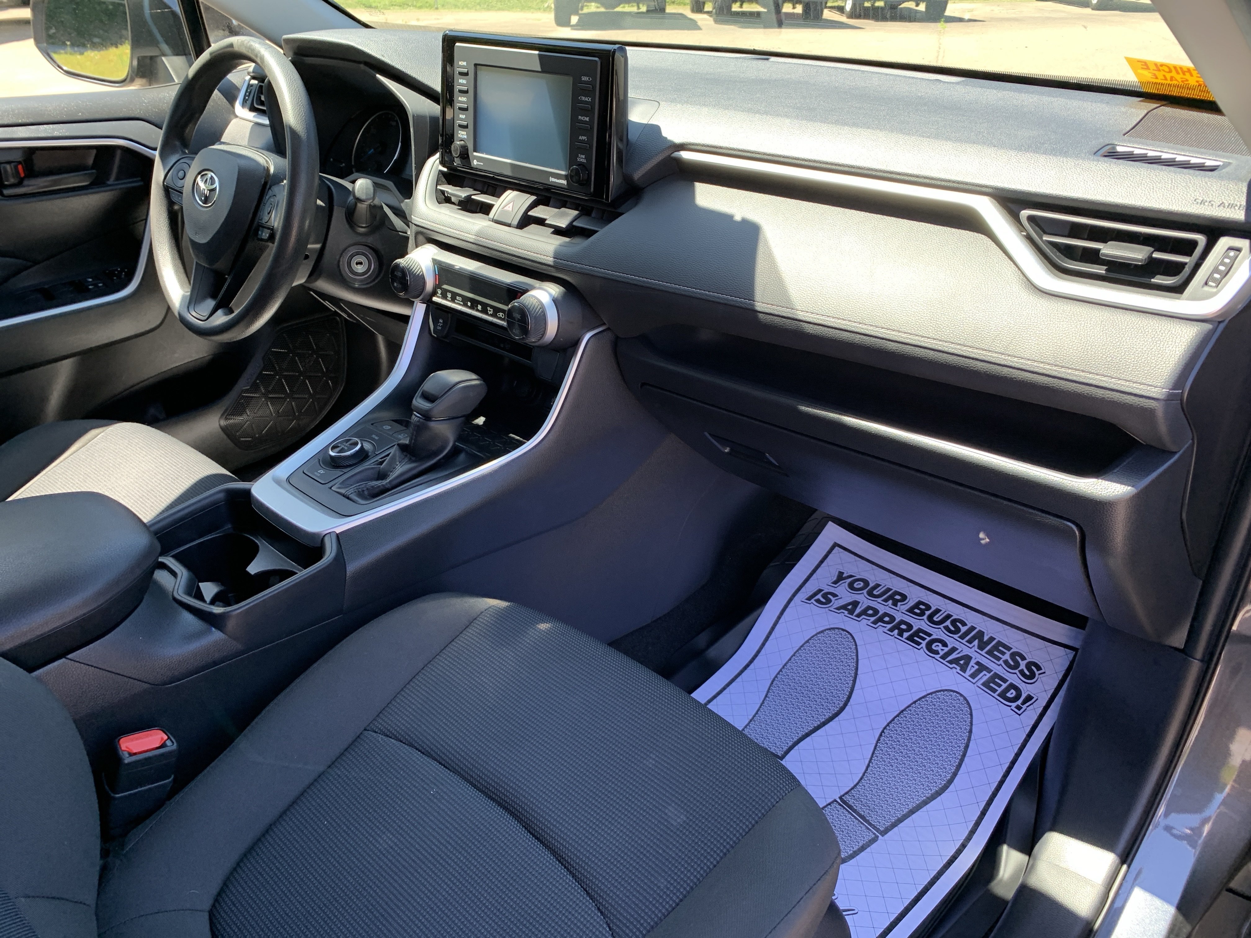 Used 2020 Toyota RAV4 LE w/ Carpet Mat Package AWD/4WD image 36