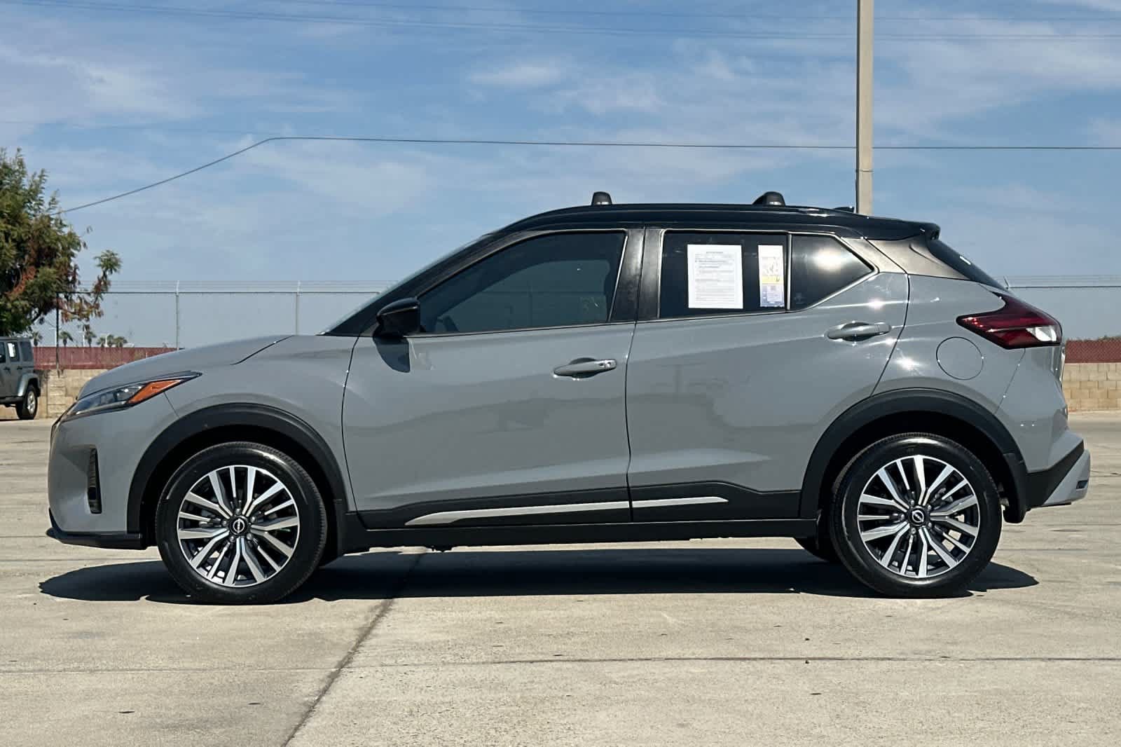 Used 2023 Nissan Kicks SR w/ Interior Electronics Package FWD image 6