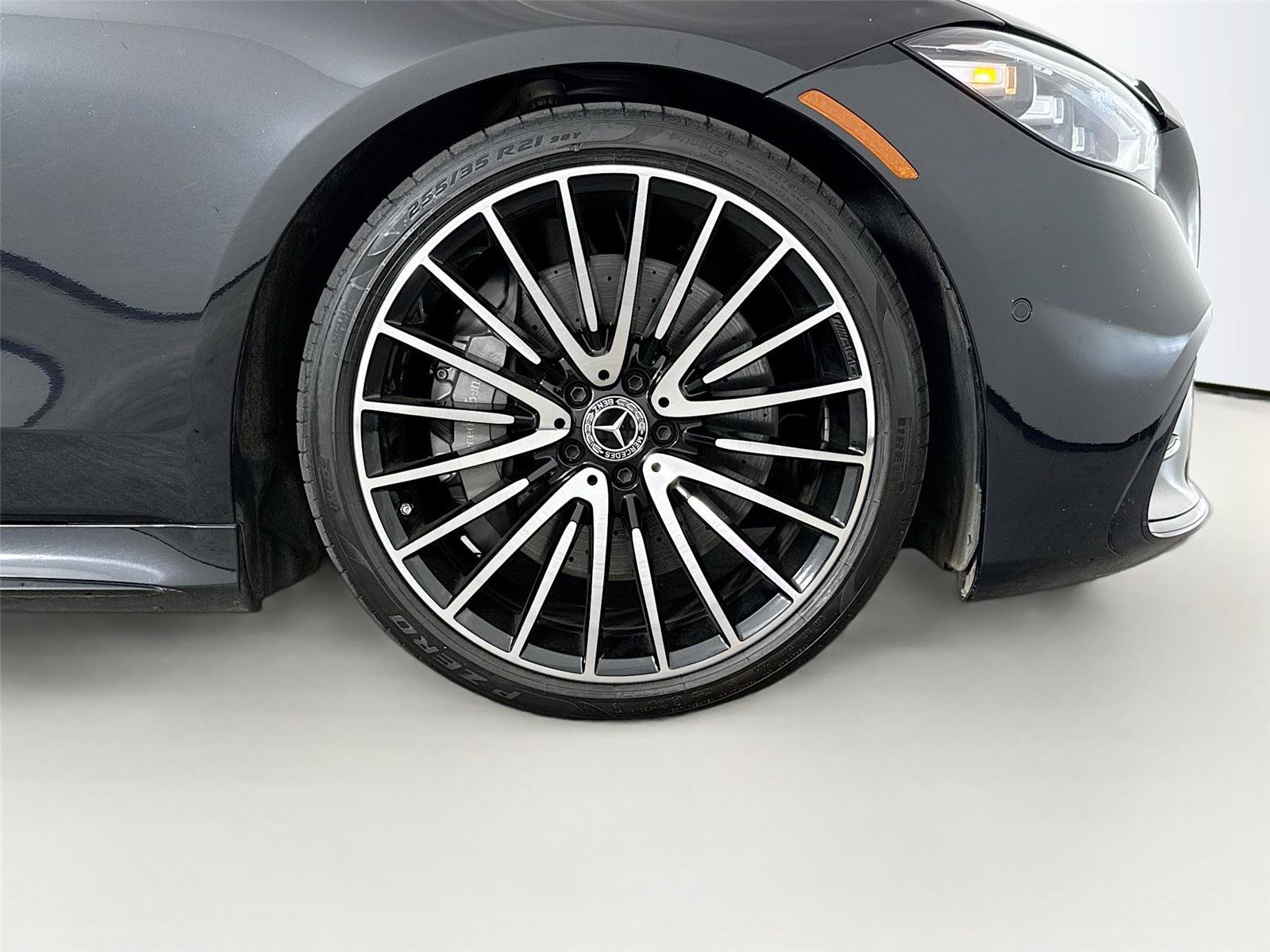 Used 2022 Mercedes-Benz S 500 4MATIC w/ AMG Line Package image 39