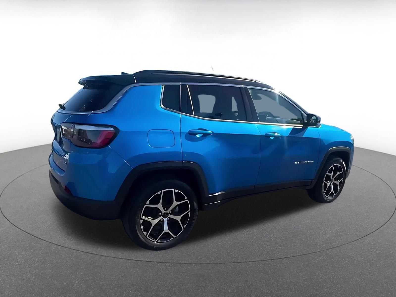 Used 2025 Jeep Compass Limited AWD/4WD image 15